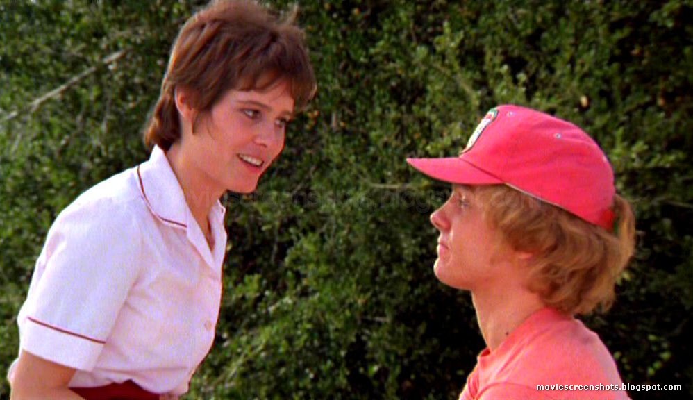 Did you know that Danny from Caddyshack was married to Bonnie Raitt